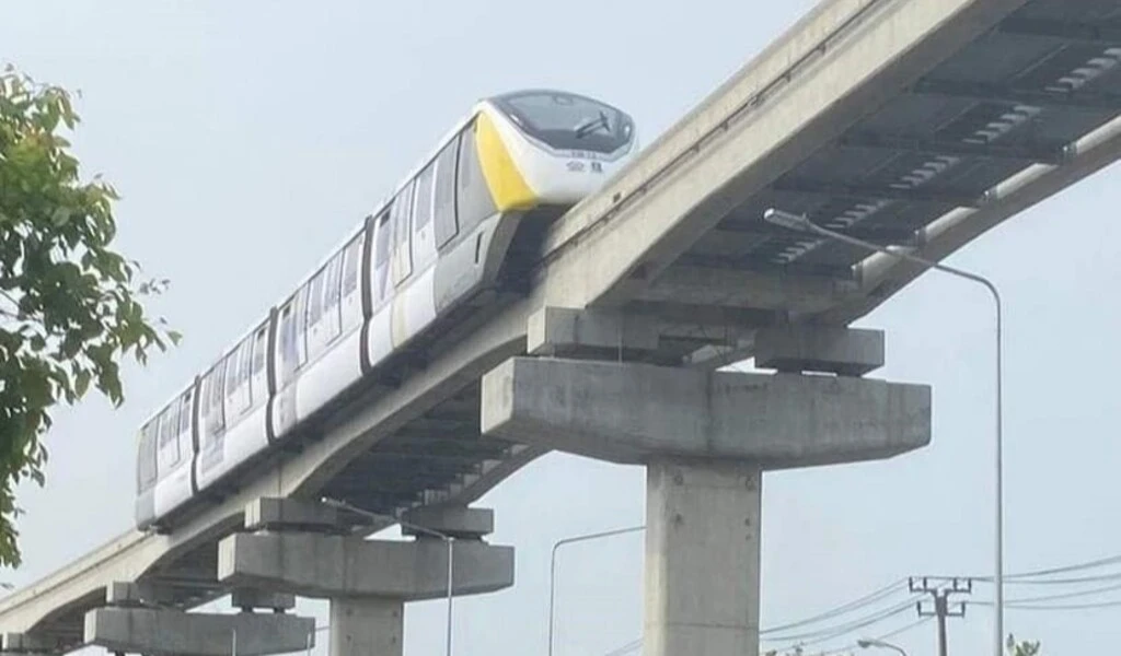 Yellow Line Electric Train Parts Fall in Bangkok
