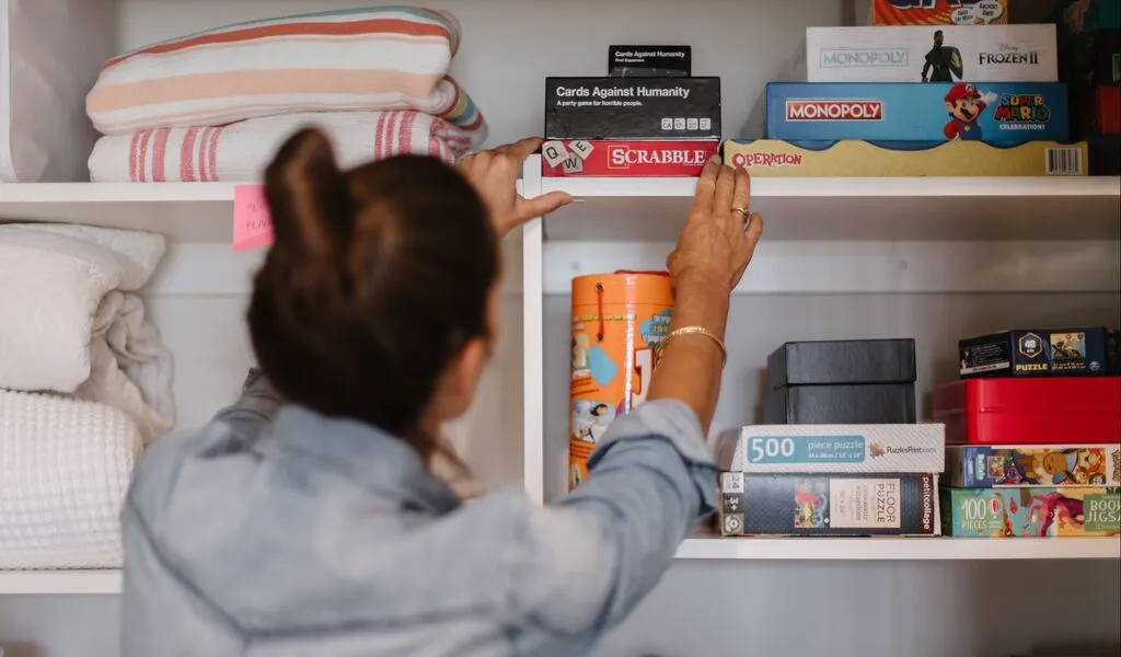 A Tidy Tug-of-War: Sentimental Keepsakes vs. Clutter-Free Zen