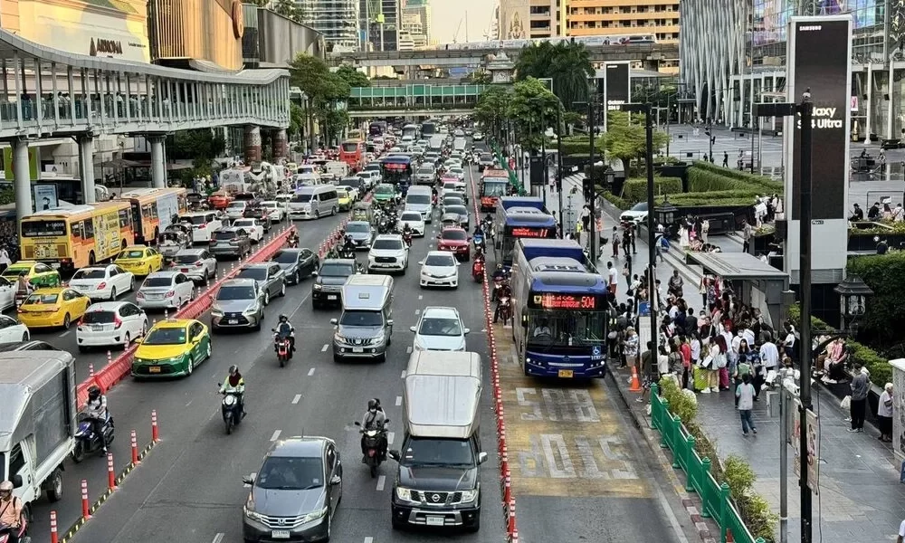 Bangkok Government Implements Measures to Regulate Tuk-tuks and Taxis
