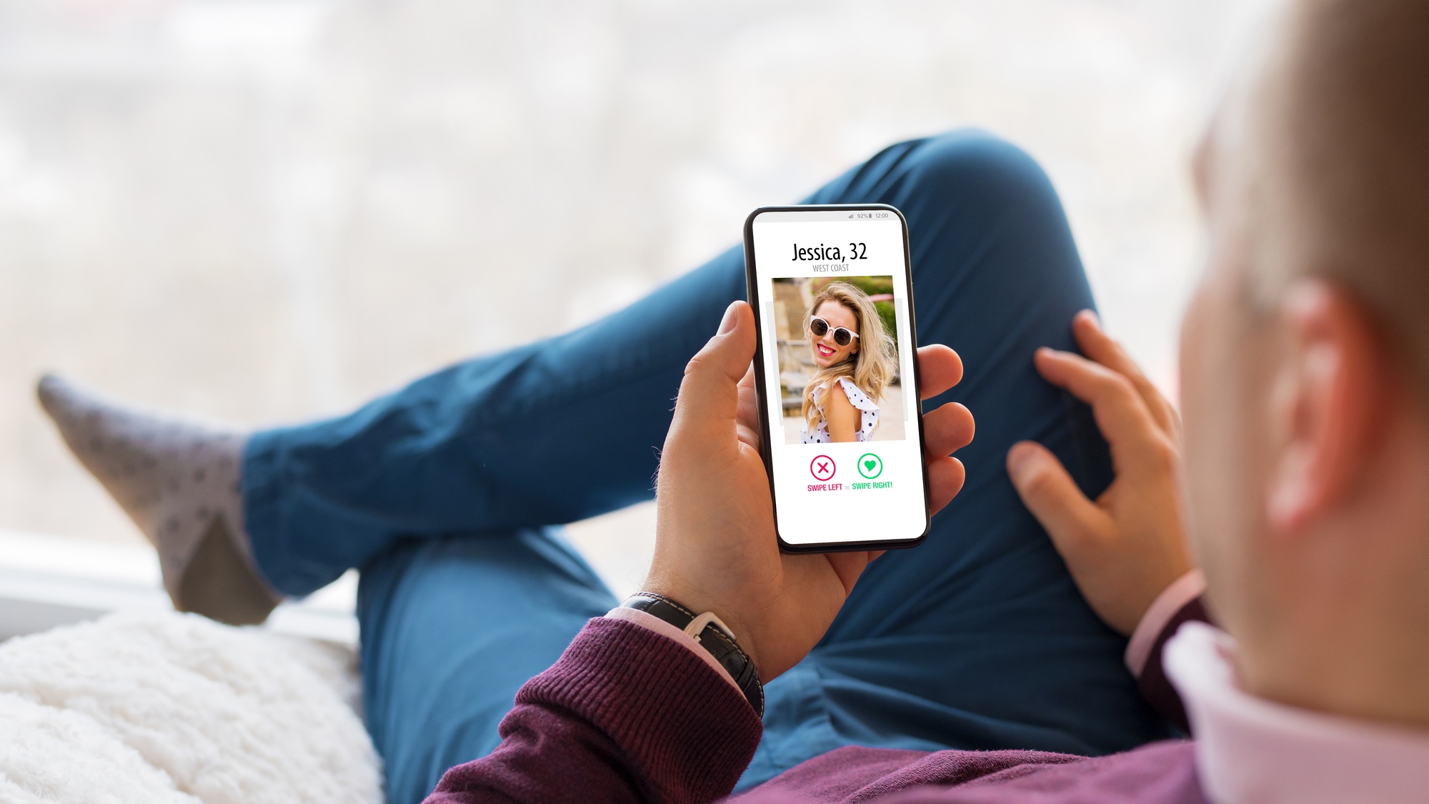 12 Online Dating Safety Tips You Should Know