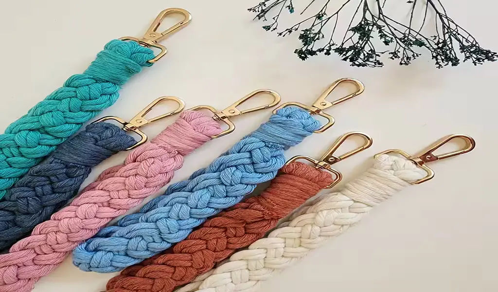 The Practical Charm of Lanyard Keychains: A Blend of Style and Functionality