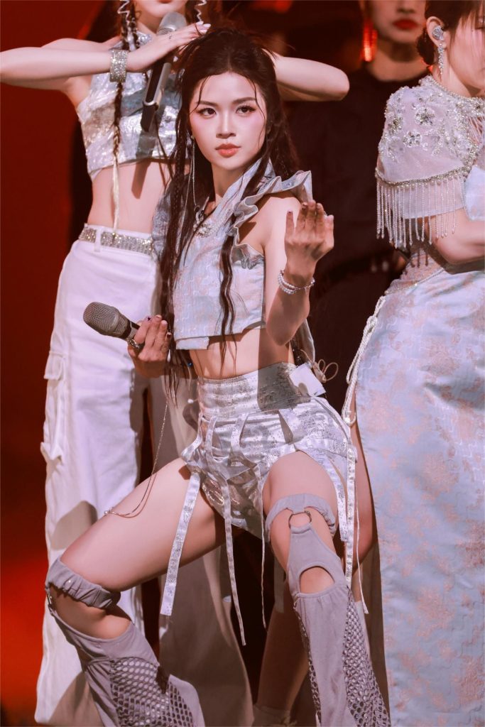 Vietnamese singer Suni